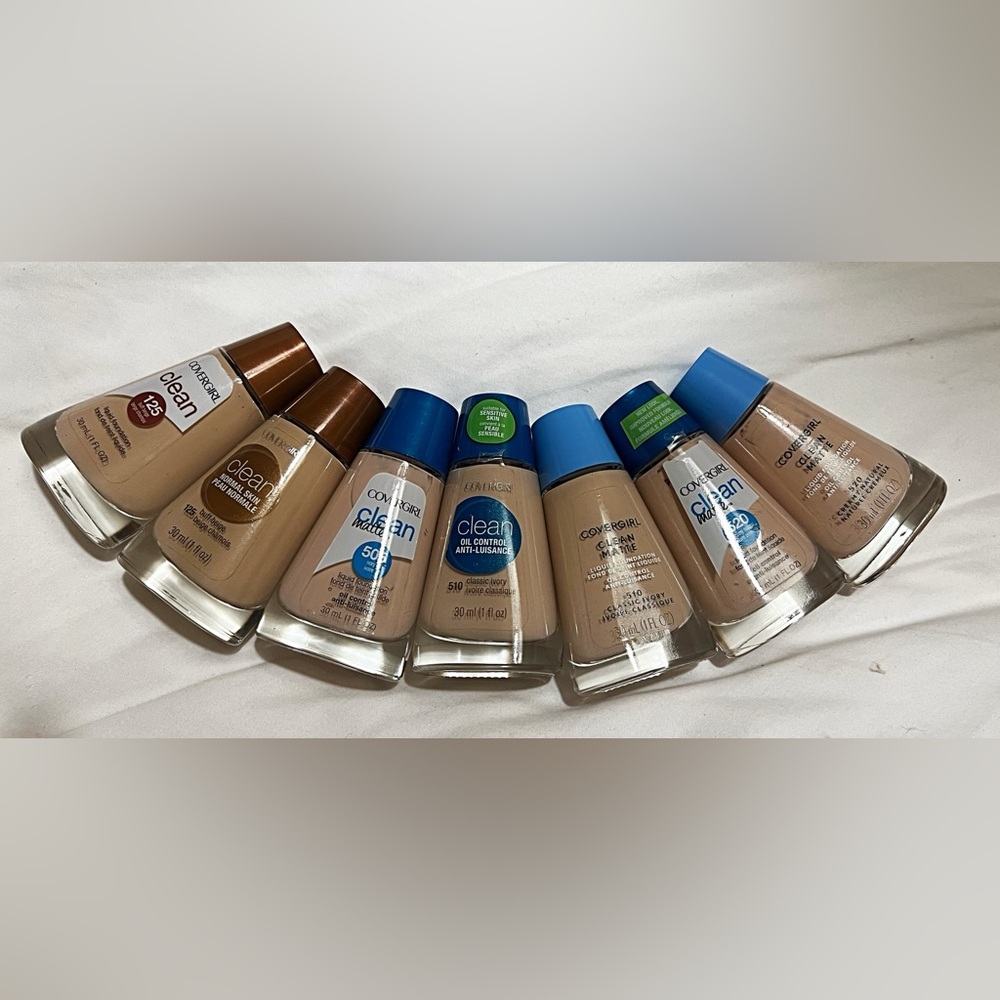 🆓 CoverGirl Clean Liquid Foundation Makeup ~ Choose Your Shade! Brand NEW